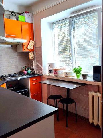 Волинська вул., 15/15