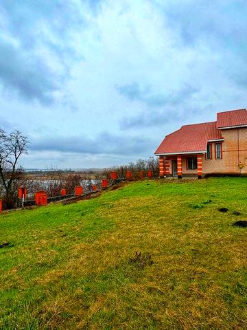 Продам будинок з ремонтом в с. Лящівка! Перша лінія