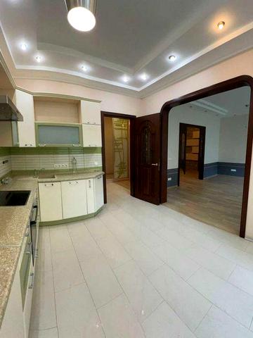 3-х кімнатна В. Тютюнника 5 В, ЦЕНТР. м. Олімпійська