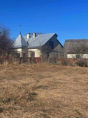 Будинок у с. Сквар’ява: газ, світло та пряма електричка до Львова
