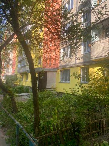 3 кім.,  вул. Голосіївська 16, метро Голосіївська