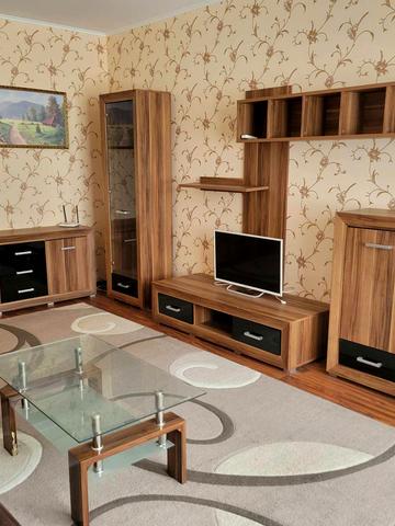 Академіка Сахарова вул., 38