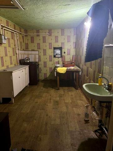 Продам дом, требует ремонта. Цена обсуждается.  ул. А. Калова  142 а