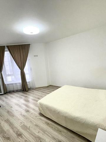 Богдана-Ігора Антонича вул., 7