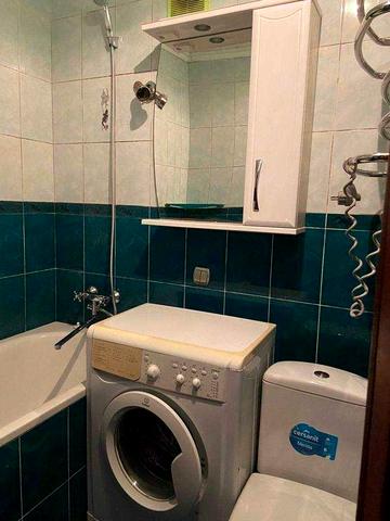 Здається 1 к. квартира. 14000 + комунальні.