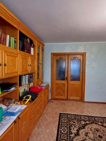 Продаю 4-кім квартиру на 4-му поверсі