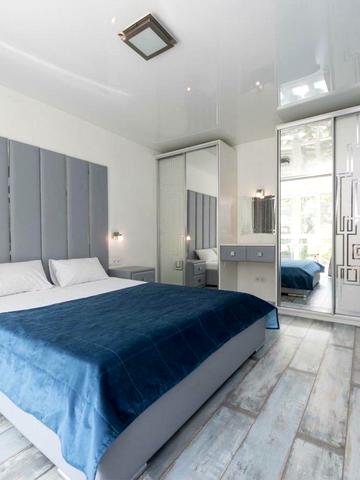 Лесі Українки бульв., 3