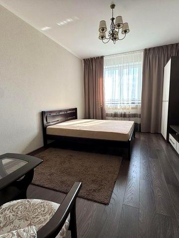 Оренда 1к кв. Є світло, опалення, працює ліфт