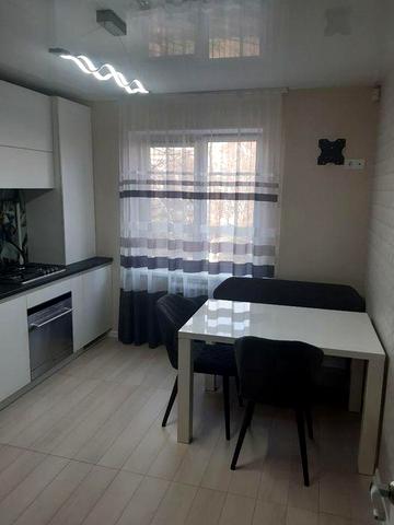 Продам 4 комнатную квартиру