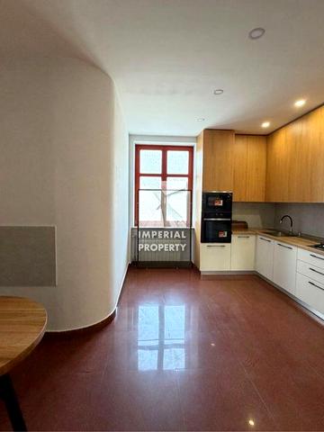 Оренда 4-кімнатної квартири в центрі Ужгород (вул. Довженка) Набережна