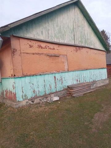 Продам хату на розбір 10 на 10. Можливий обмін.Реальному покупцю  торг