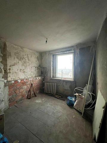Продам 3-кімнатну квартиру під ремонт
