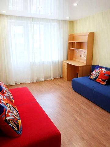 Здається 3-кімнатна квартира (2 кімнати)