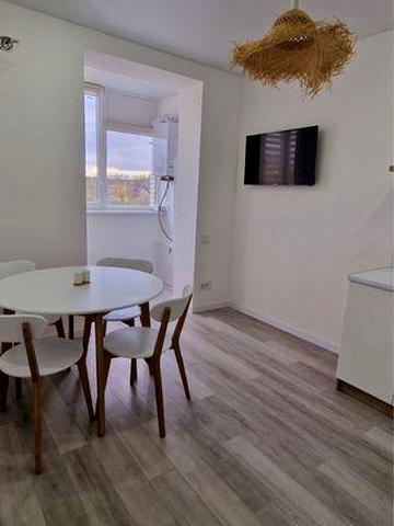 Оренда 2к квартири в ЖК Кемпінг Сіті!