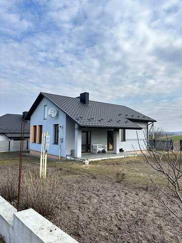 Продаж будинку з ремонтом біля міста