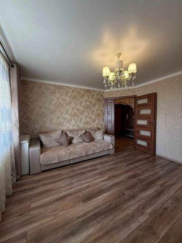 Продаж 3 кімнатної квартири з ремонтом та меблями