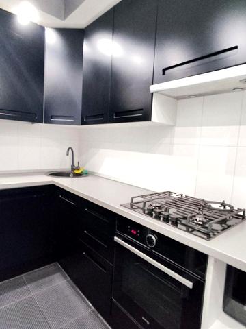 Бакинська вул., 30