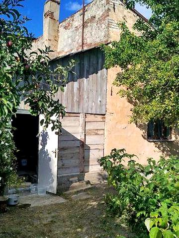 ПРОДАЖ ВІД ВЛАСНИКА.Продам дачу у центральній частині Радехова Шептиць