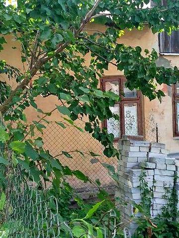 ПРОДАЖ ВІД ВЛАСНИКА.Продам дачу у центральній частині Радехова Шептиць