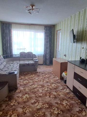 Продам  3 кімнатну квартиру( 600$/м2 )біля ринку  "Нива" на 9 поверсі