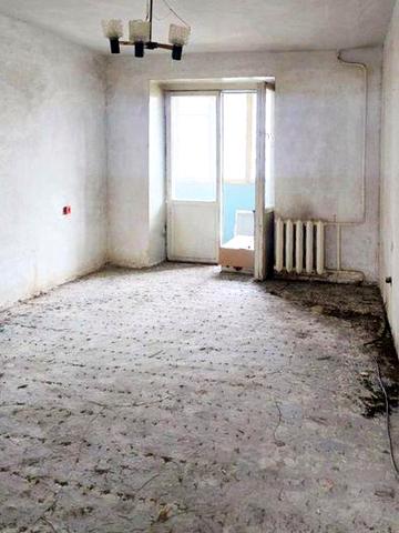 Продам недорого 3-кімнатну квартиру, Деснянський район