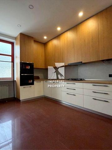 Продаж 4-кімнатної квартири в центрі Ужгорода вул. Довженка Набережна!