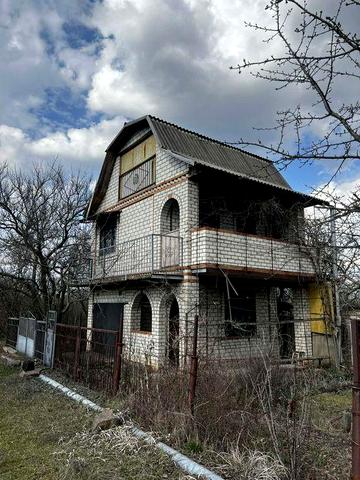 Продається затишна дача