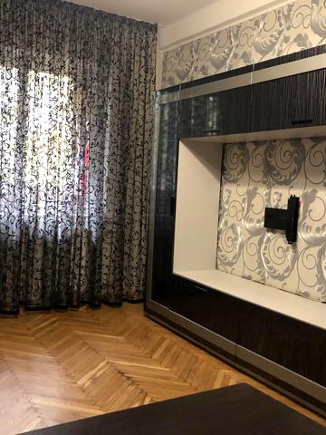 Леся Курбаса просп., 5