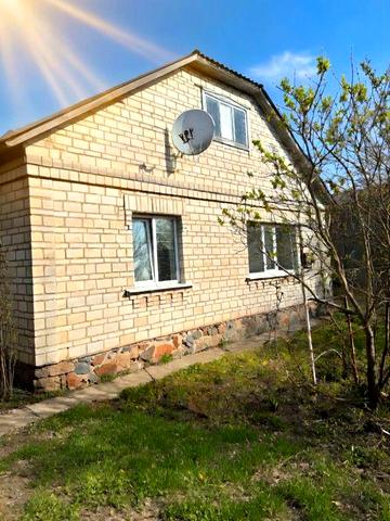 Готовий будинок у центрі Володарки — з меблями, гаражем та сауною