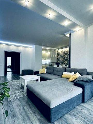 Оренда 2 кім. кв-ри 83м², авторский ремонт, Лівобережна, генератор