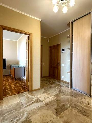 Продаж трикімнатноі 97 кв.м. з ремонтом і меблями біля м.Позняки без %