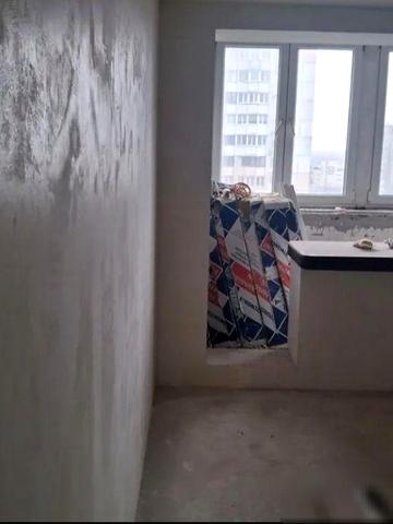Продам под ремонт 4х комнатная квартира