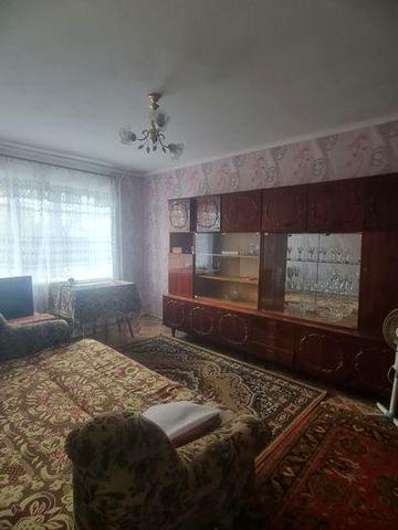 Продається 1-но кімнатна квартира .Можливо під бізнес .Черемушки