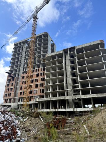 Івана Миколайчука вул., 38