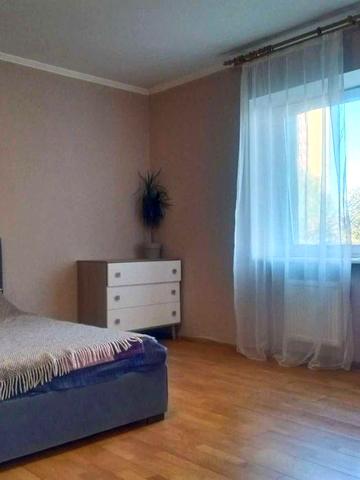 Двокімнатна біля метро Голосіївська