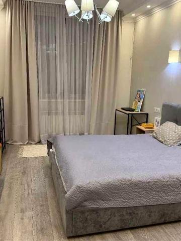 Продаж 1-кім.кв. на 2 поверху  вул.Хоткевича,8 Метро 5хв.пішки