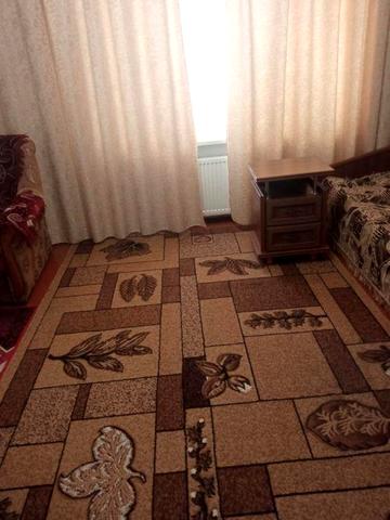 2-кімнатна квартира в центрі села Піски, з ремонтом