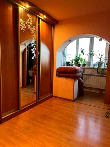 Пр.Свободи. 2-В. Виноградар. Продам 3 кімнатну квартиру