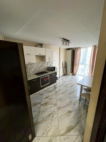 Оренда 1/2 кімнатної квартири на Білогірській (Центр)