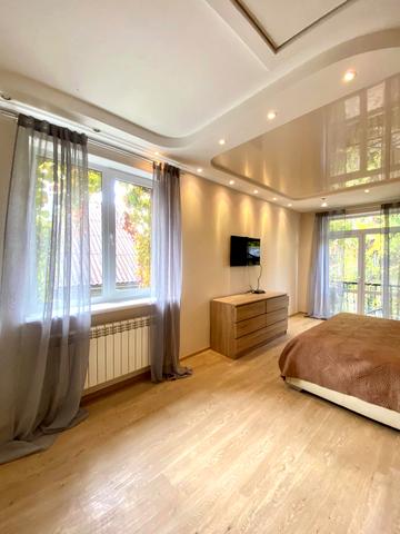 Патріотів вул.