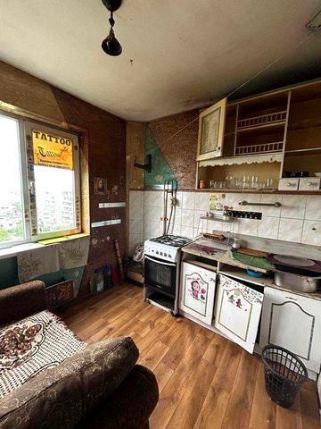 Вул. Жюль Верна 7Б, тепла квартира. Працюємо з програмами! Торг!