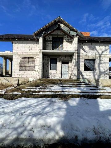 Продаж будинку (недобудова) з великою ділянкою в затишному місці