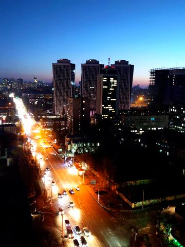 Вячеслава Чорновола вул., 25