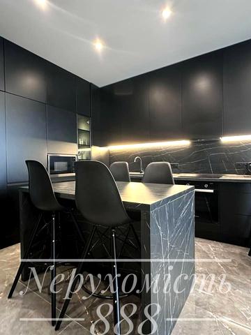 Олегівська вул., 1