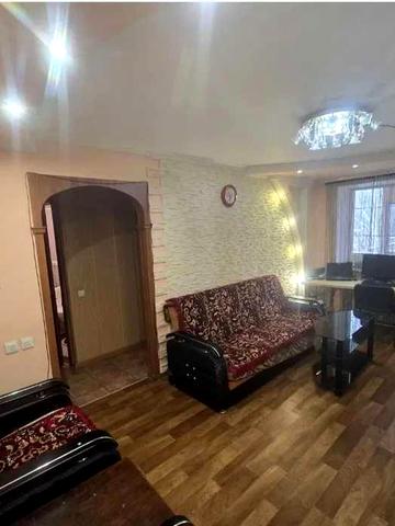 Здається 2х кімнатна в самому центрі міста. Можна військовим