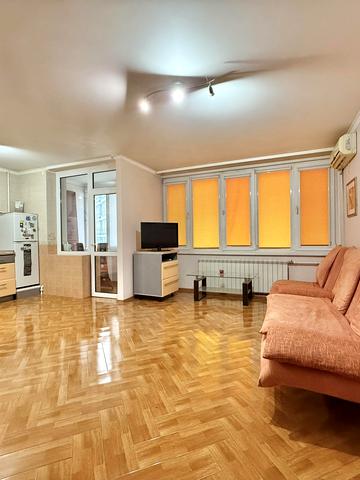 Лесі Українки бульв., 7