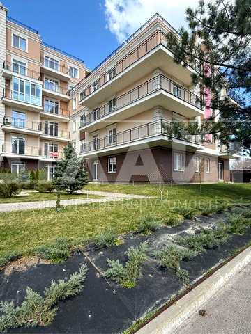 Унікальна квартира  140 м2 з терасою в закритому ЖК ЖК Ренесанс