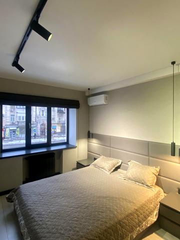 Велика Васильківська вул. (Червоноармійська), 102