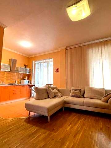 Светлая 2-ком квартира 50м2 в историческом центре Киева