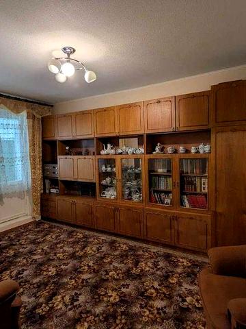 2 кімнатна Миру 12 8п, з ремонтом та меблями  можливо по сертифікату